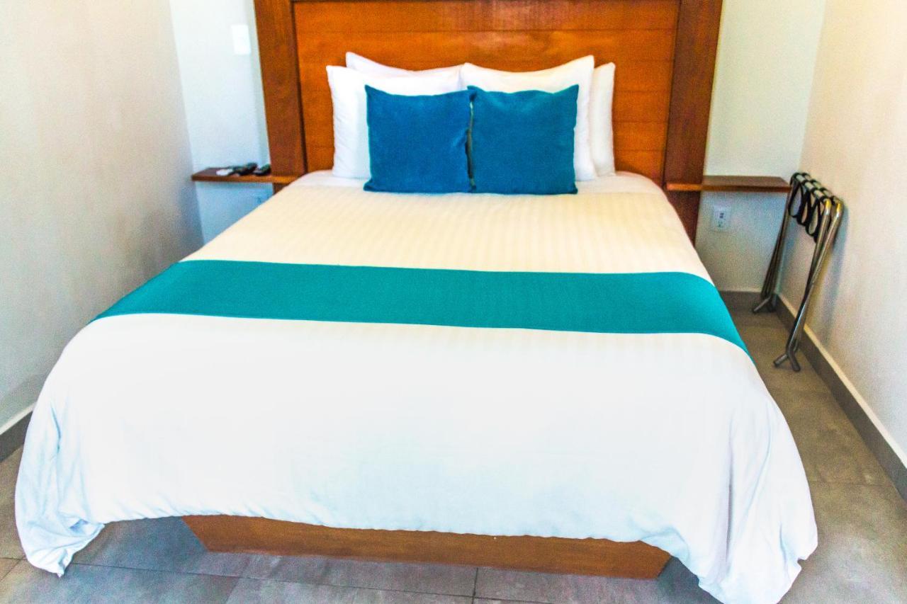 Aquastar Hotel & Apartments Mahahual Esterno foto
