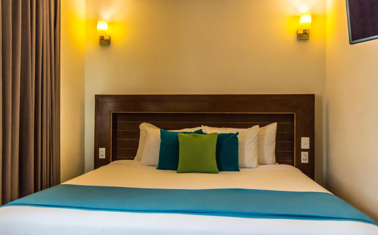 Aquastar Hotel & Apartments Mahahual Esterno foto