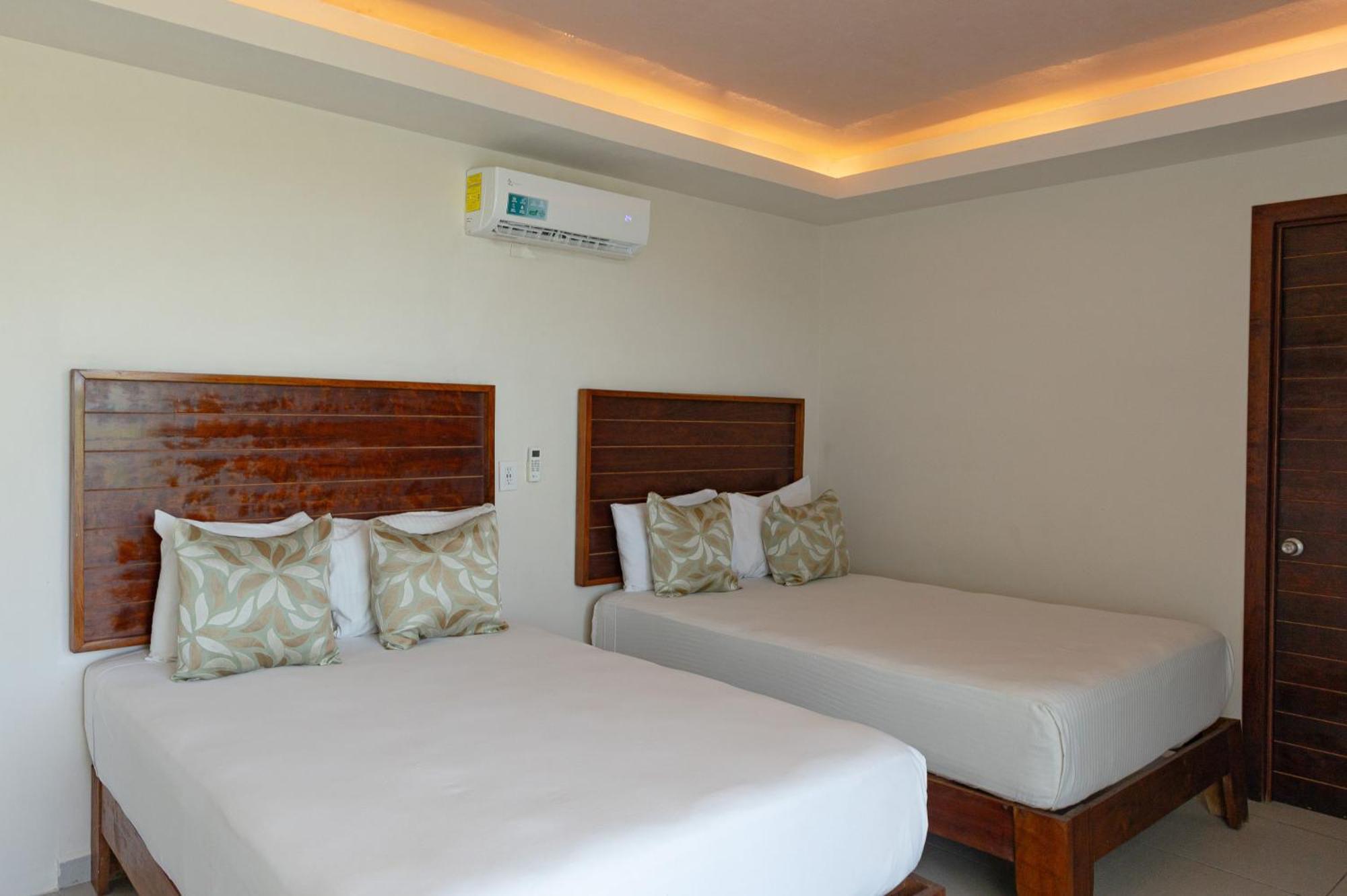 Aquastar Hotel & Apartments Mahahual Esterno foto