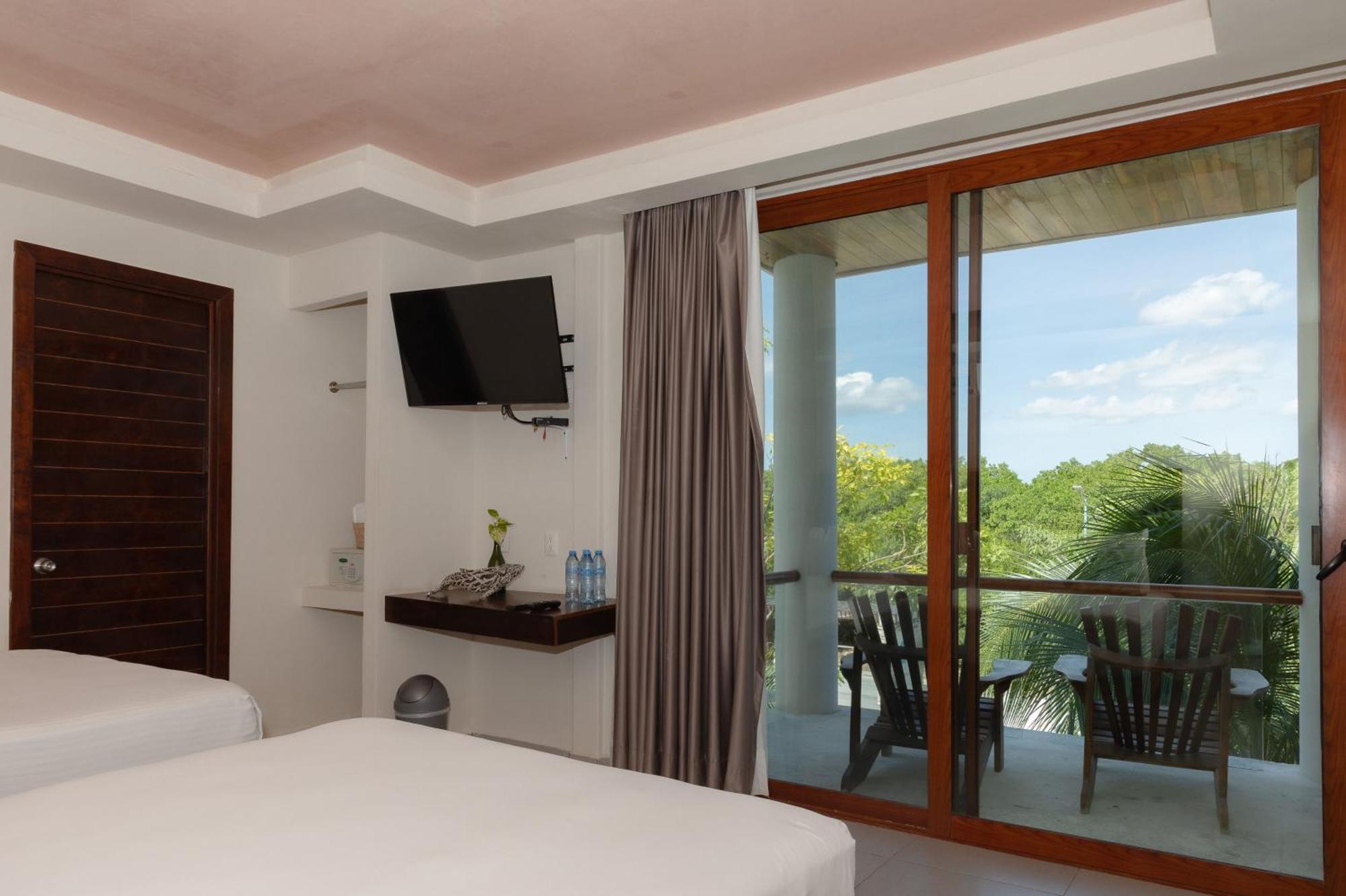 Aquastar Hotel & Apartments Mahahual Esterno foto