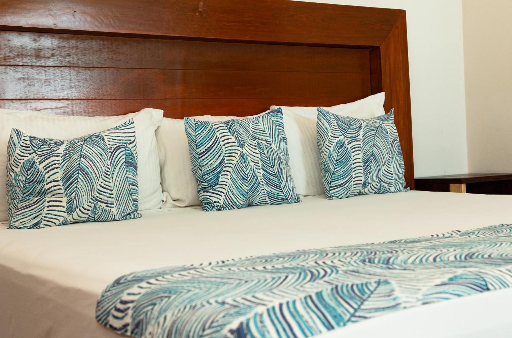 Aquastar Hotel & Apartments Mahahual Esterno foto