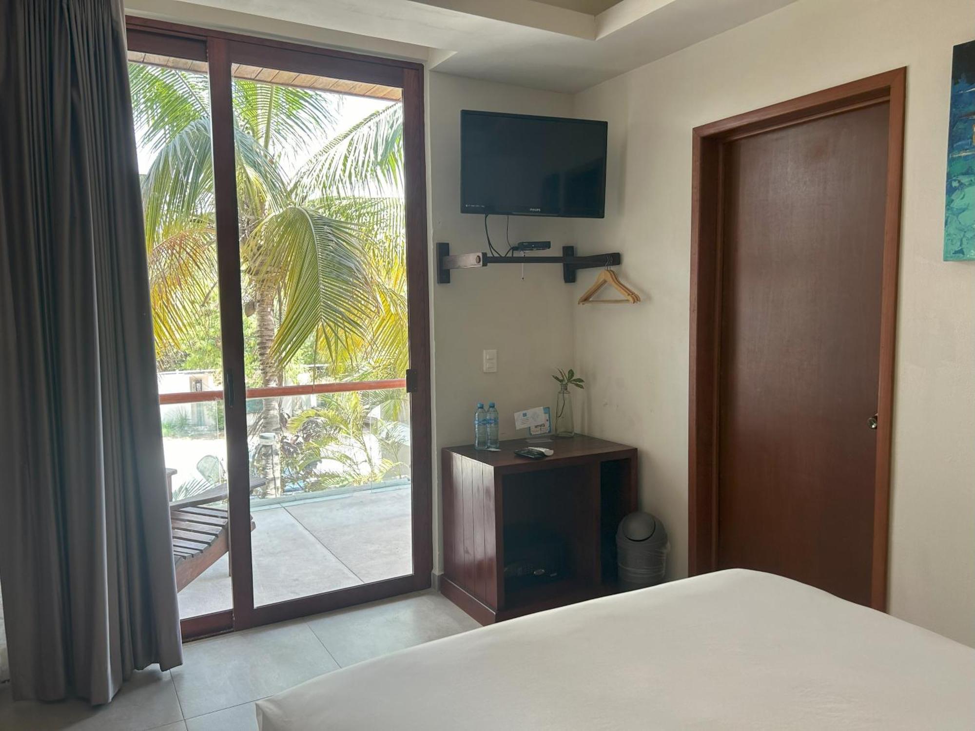 Aquastar Hotel & Apartments Mahahual Esterno foto
